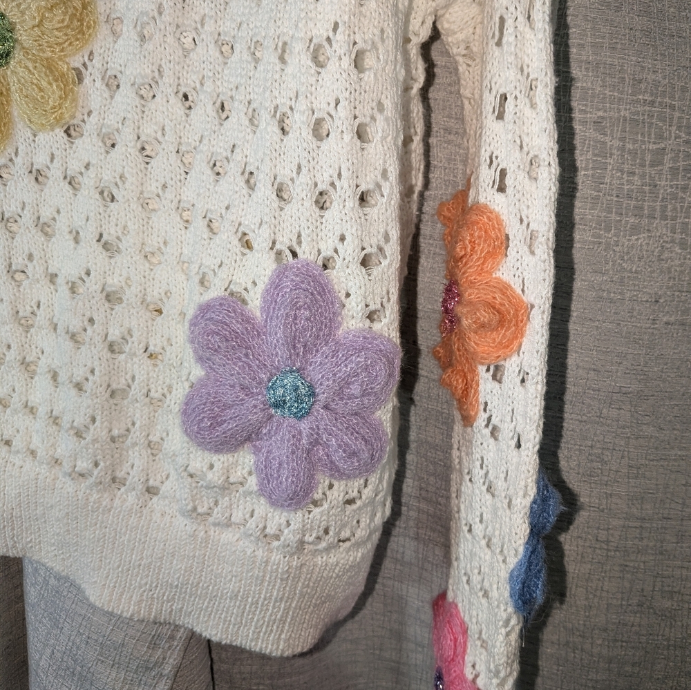 NWT John + Jenn Helx Floral Crochet Applique Sweater In Medium - Picture 6 of 13
